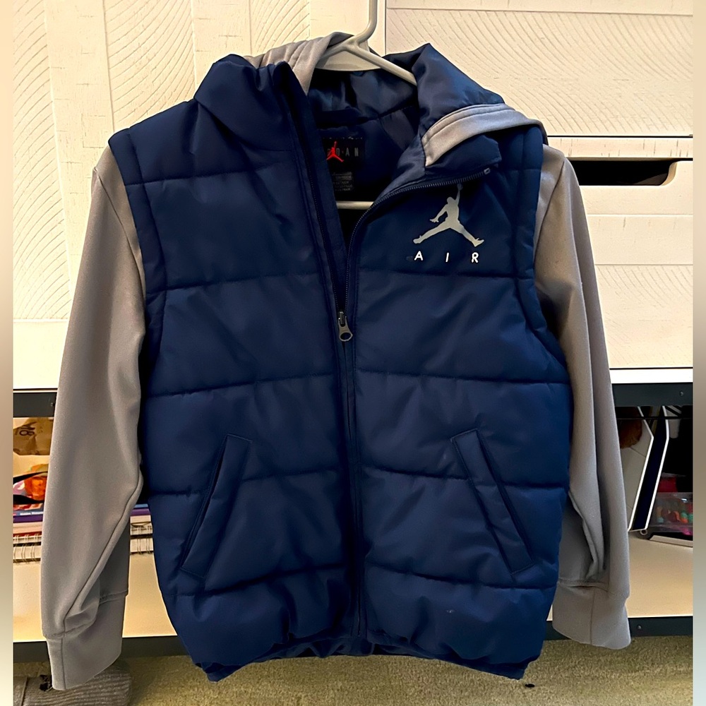 Boy’s Jordan winter coat, size small 8-10